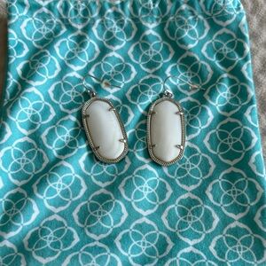 LIKE NEW Kendra Scott Elle Earrings